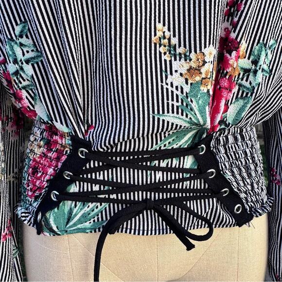 MILEY & MOLLY Women’s Size Medium Blouse Shirt Top Striped Floral Lace Up Cinch - Picture 8 of 9